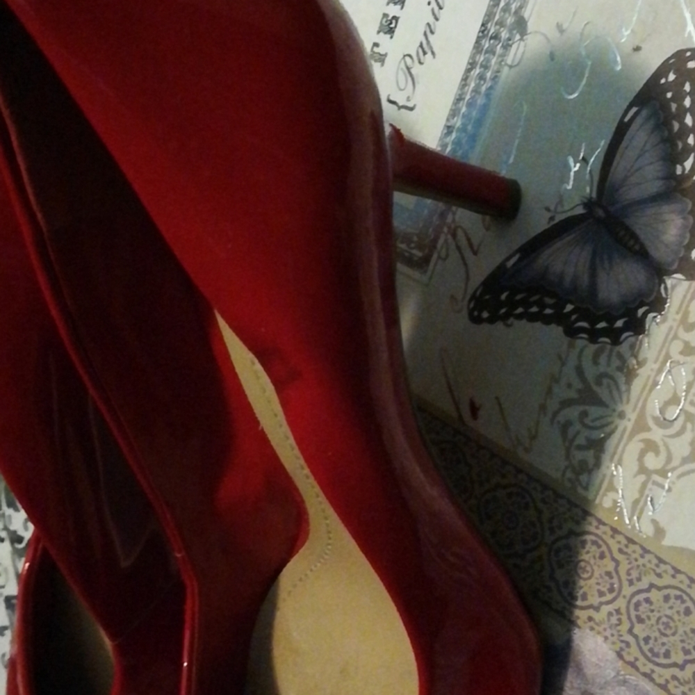 Shoes - Picture 3 of 3
